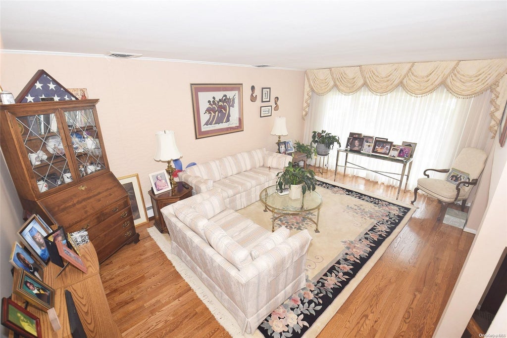 9 of 27 - 3458 Carey Lane, Baldwin, NY