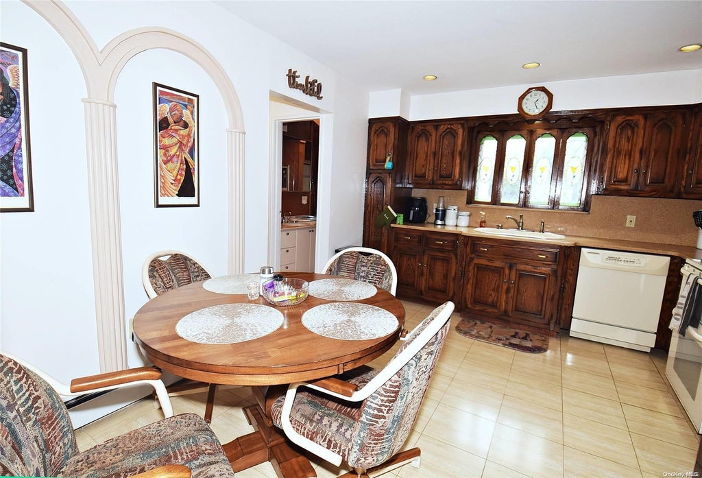 11 of 27 - 3458 Carey Lane, Baldwin, NY