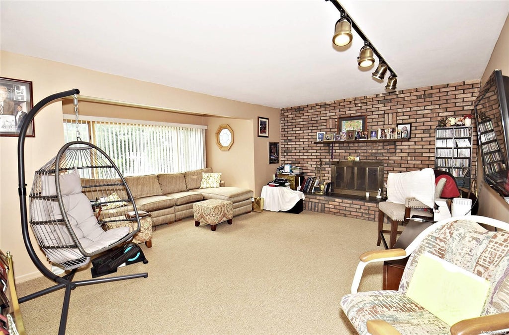 12 of 27 - 3458 Carey Lane, Baldwin, NY
