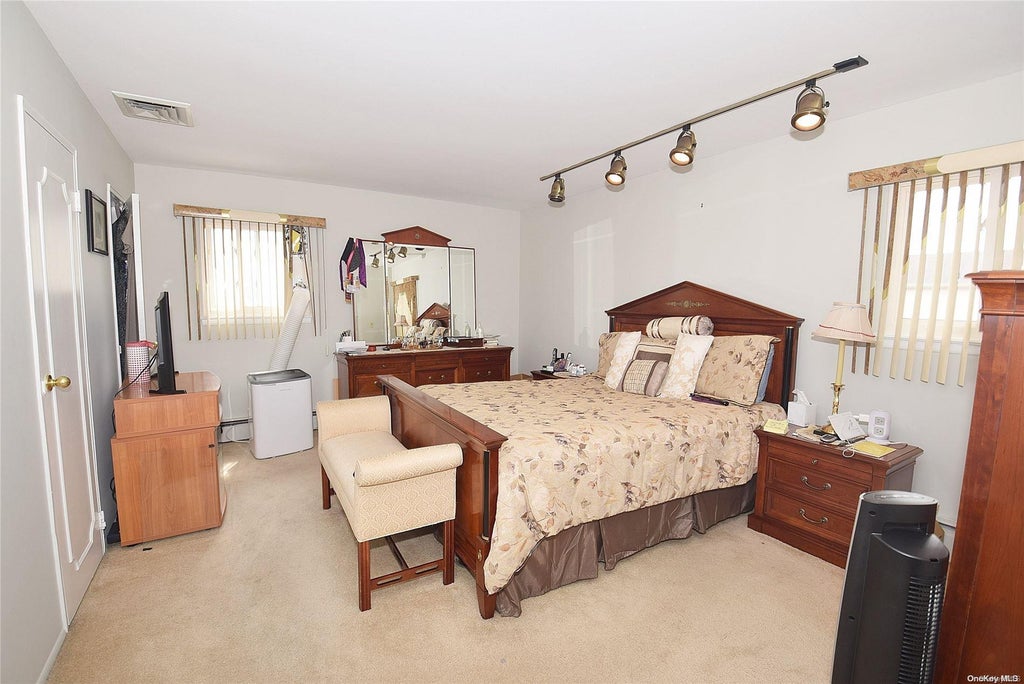 16 of 27 - 3458 Carey Lane, Baldwin, NY