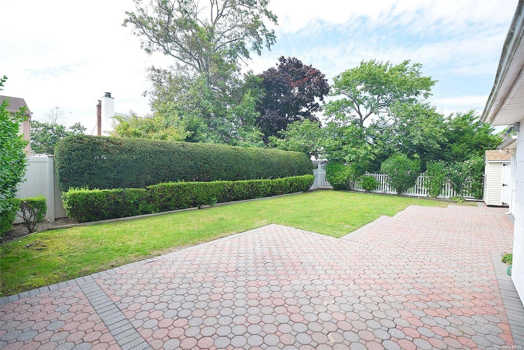 23 of 27 - 3458 Carey Lane, Baldwin, NY