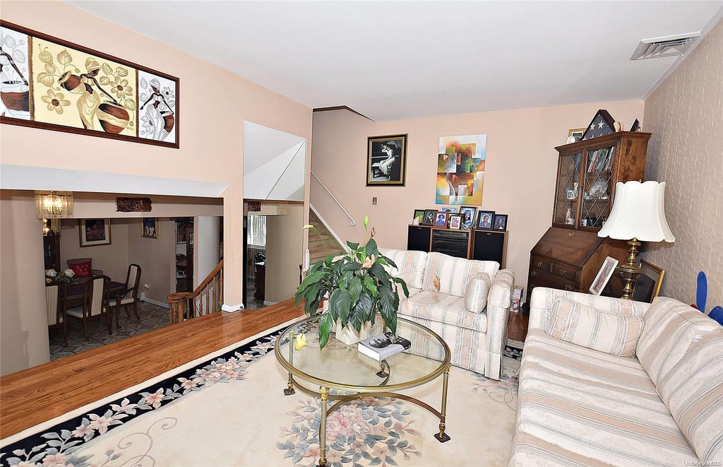 6 of 27 - 3458 Carey Lane, Baldwin, NY