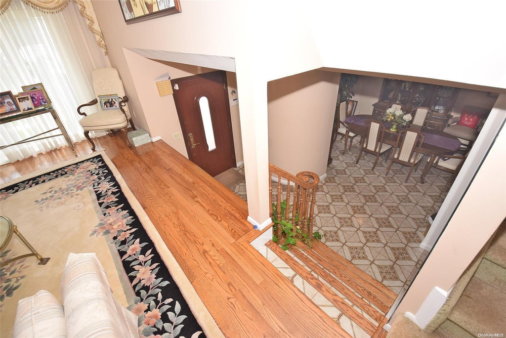8 of 27 - 3458 Carey Lane, Baldwin, NY