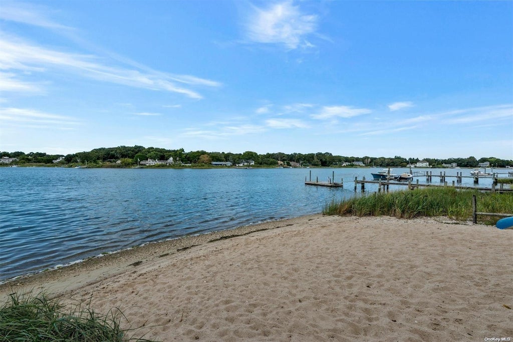 6 of 25 - 875 Oak Avenue, Southold, NY