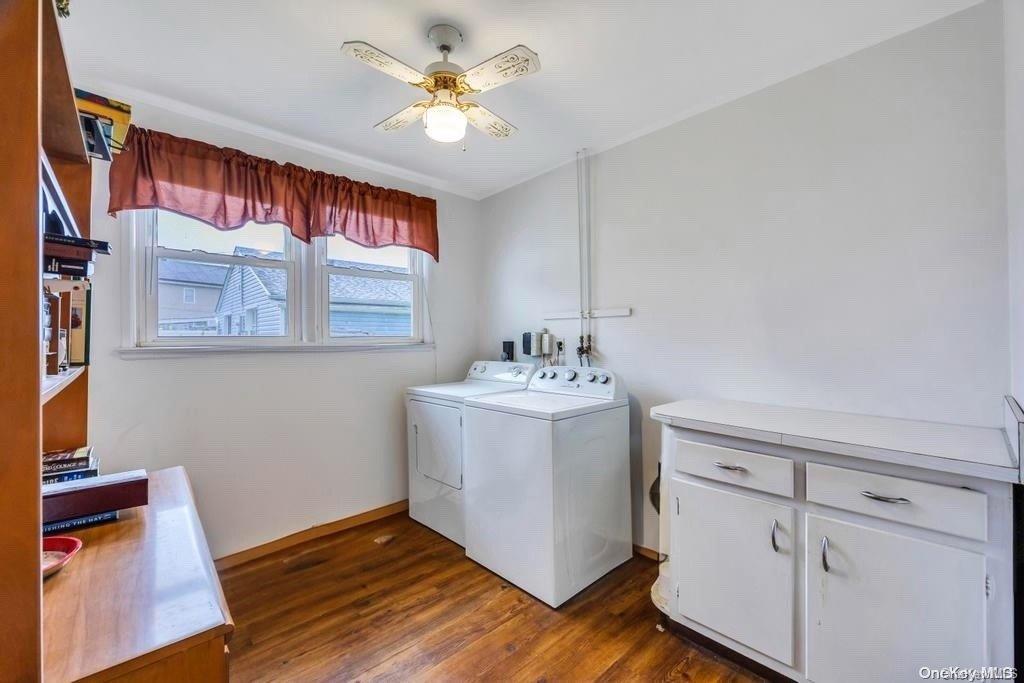 18 of 21 - 2497 Balsam Avenue, East Meadow, NY
