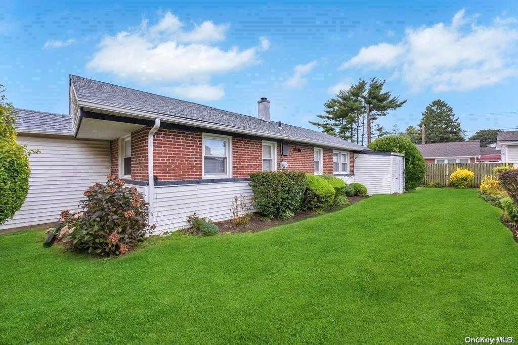 19 of 21 - 2497 Balsam Avenue, East Meadow, NY