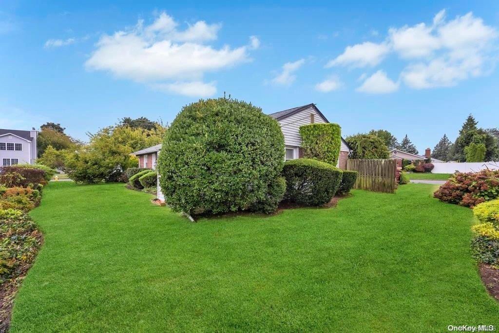 3 of 21 - 2497 Balsam Avenue, East Meadow, NY
