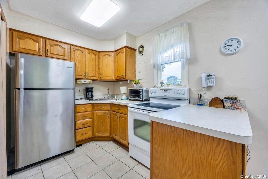 4 of 21 - 2497 Balsam Avenue, East Meadow, NY