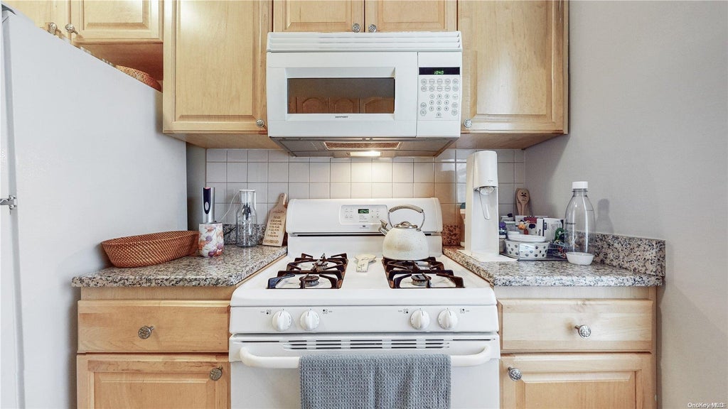 10 of 27 - 83-84 116 St. # 4c, Kew Gardens, NY