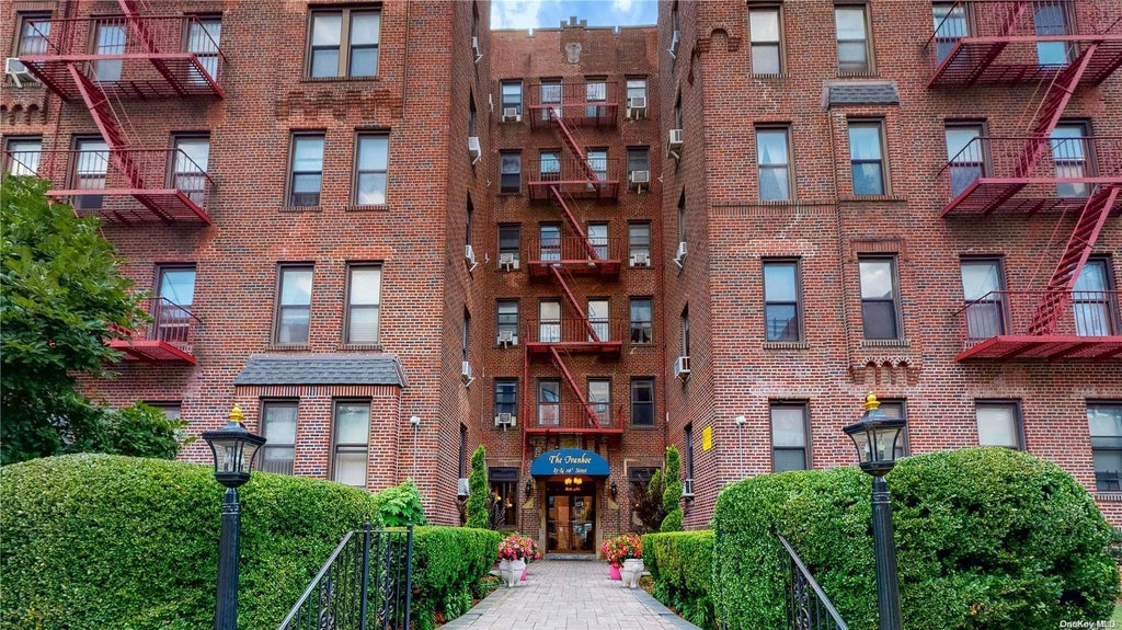 26 of 27 - 83-84 116 St. # 4c, Kew Gardens, NY