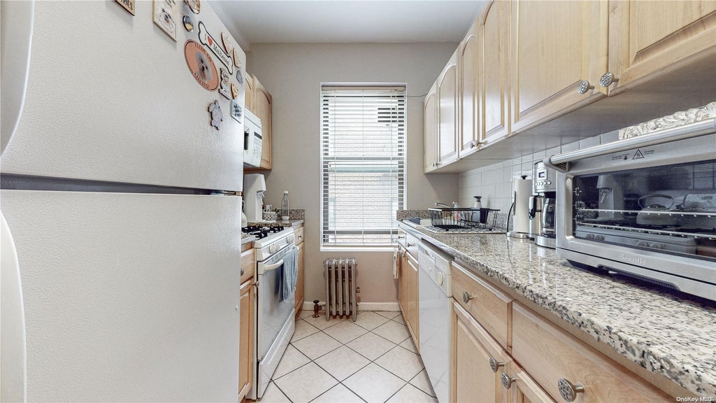8 of 27 - 83-84 116 St. # 4c, Kew Gardens, NY
