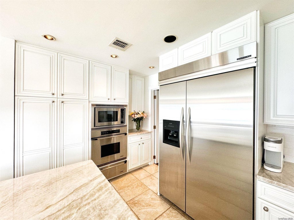 10 of 37 - 170 Connetquot Drive, Oakdale, NY