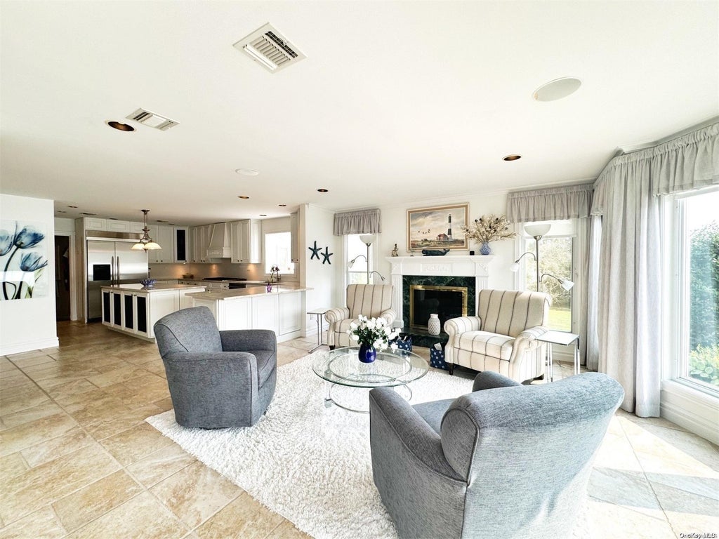 13 of 37 - 170 Connetquot Drive, Oakdale, NY