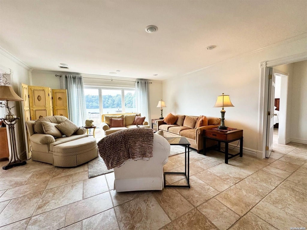 20 of 37 - 170 Connetquot Drive, Oakdale, NY