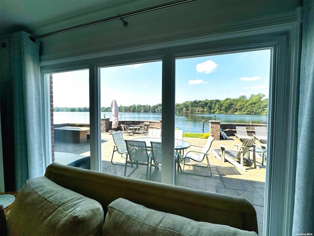 21 of 37 - 170 Connetquot Drive, Oakdale, NY
