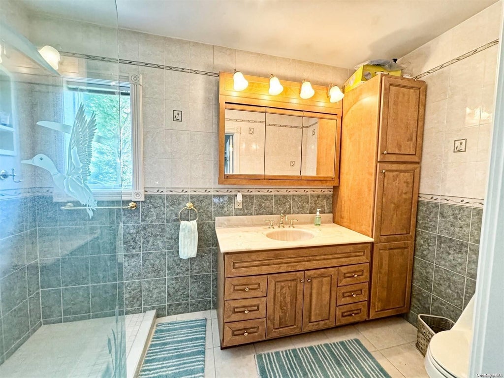 24 of 37 - 170 Connetquot Drive, Oakdale, NY