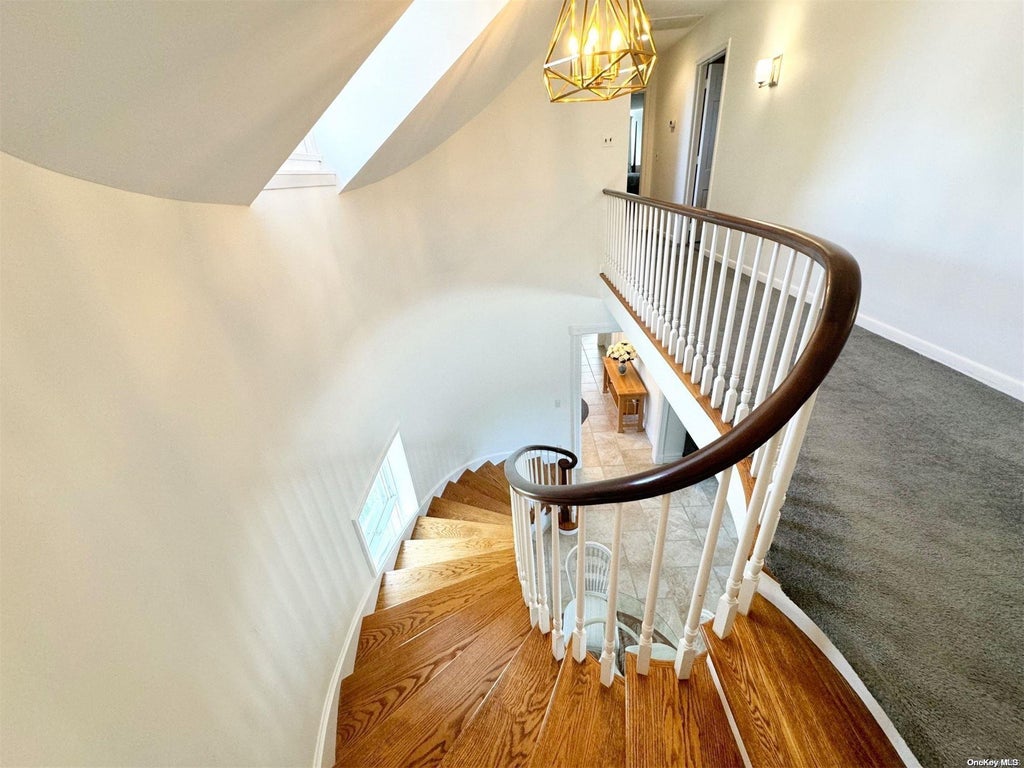 26 of 37 - 170 Connetquot Drive, Oakdale, NY