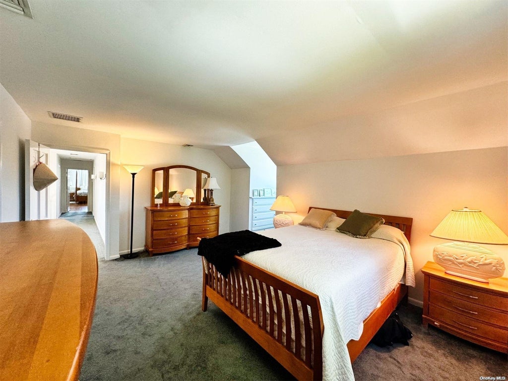 27 of 37 - 170 Connetquot Drive, Oakdale, NY