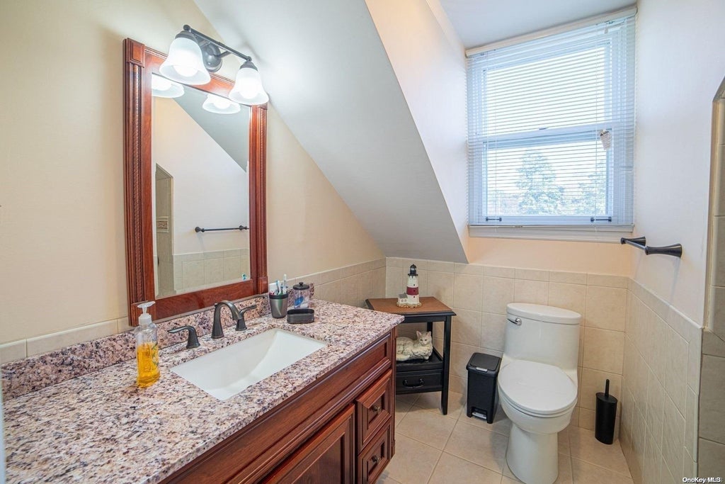 28 of 37 - 170 Connetquot Drive, Oakdale, NY