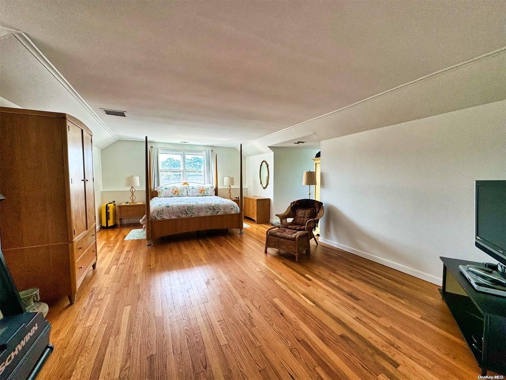 30 of 37 - 170 Connetquot Drive, Oakdale, NY