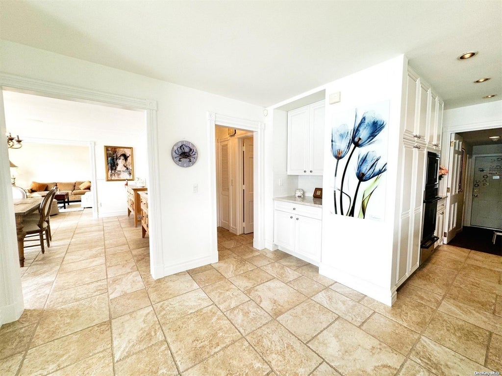 7 of 37 - 170 Connetquot Drive, Oakdale, NY