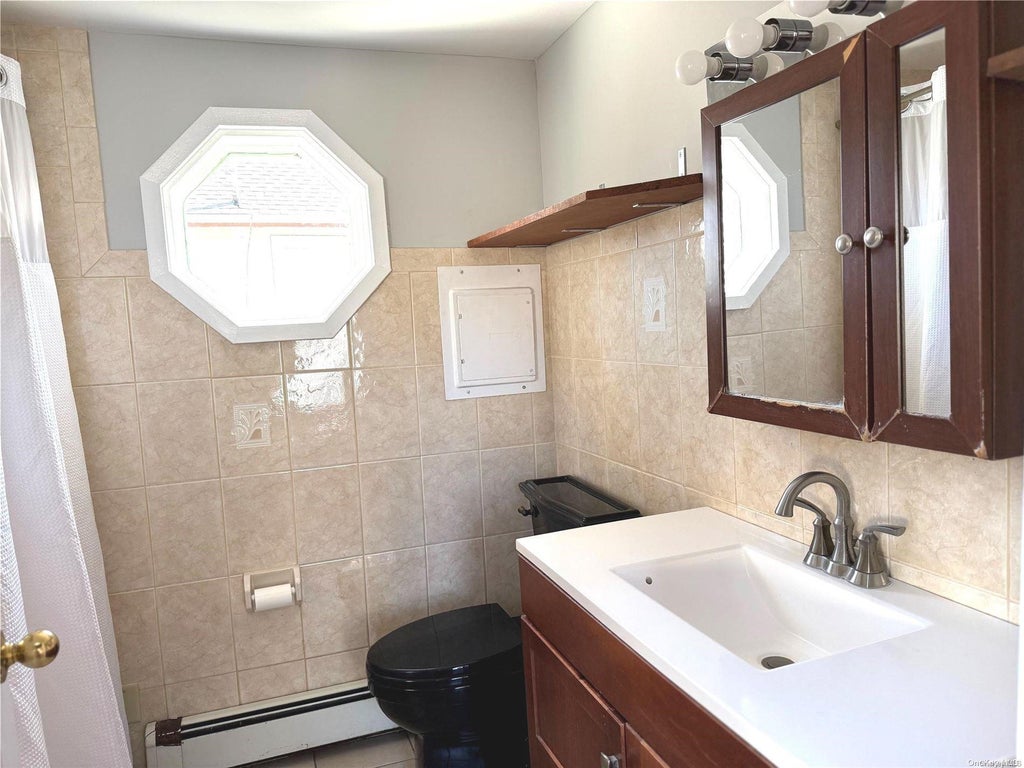11 of 25 - 640 Warren St., Baldwin, NY