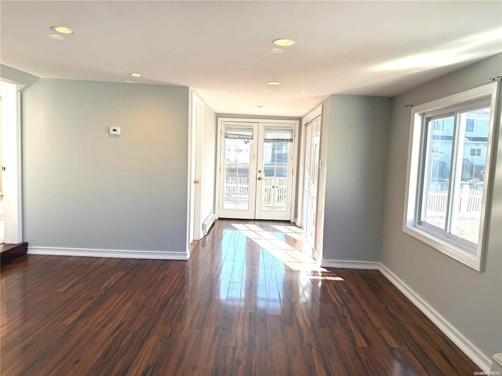 12 of 25 - 640 Warren St., Baldwin, NY