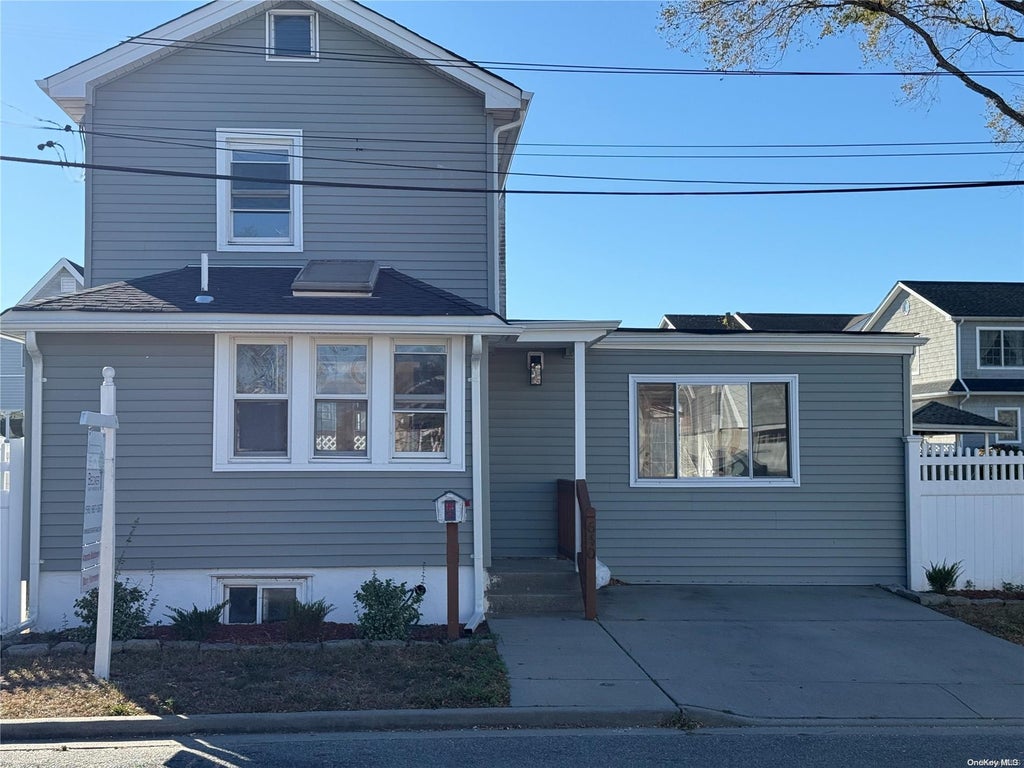 1 of 25 - 640 Warren St., Baldwin, NY