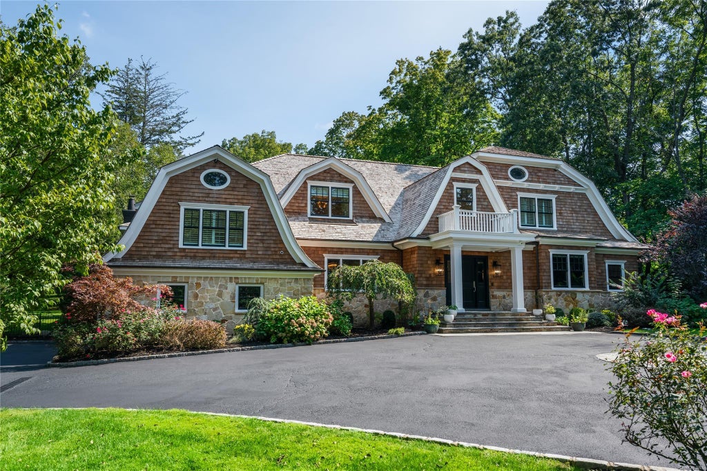 1 of 45 - 119 Wheatley Road, Old Westbury, NY
