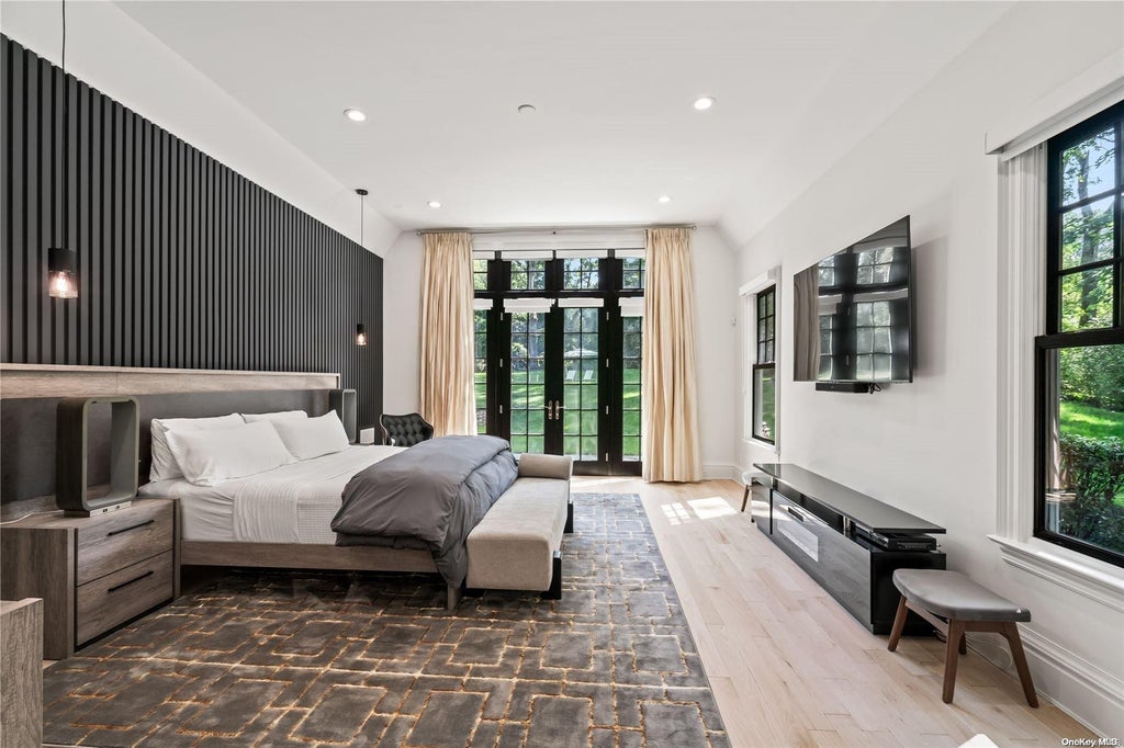 22 of 45 - 119 Wheatley Road, Old Westbury, NY