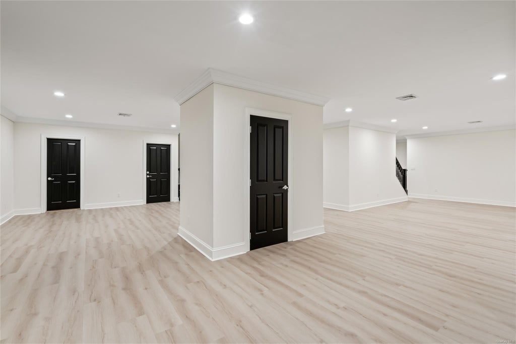 31 of 45 - 119 Wheatley Road, Old Westbury, NY