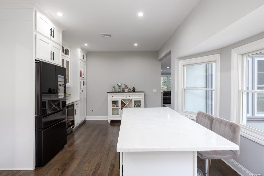 11 of 37 - 71 Ledgewood Drive, Smithtown, NY