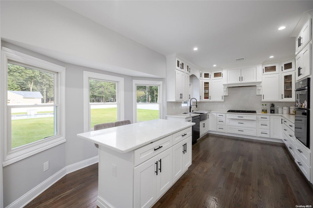 12 of 37 - 71 Ledgewood Drive, Smithtown, NY