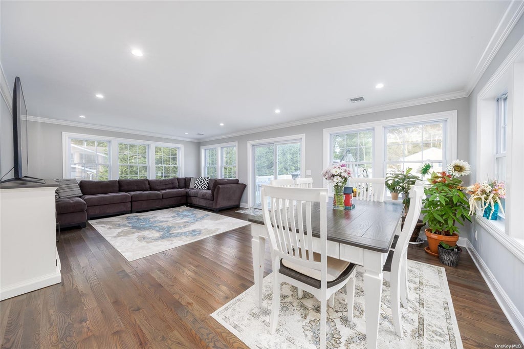13 of 37 - 71 Ledgewood Drive, Smithtown, NY