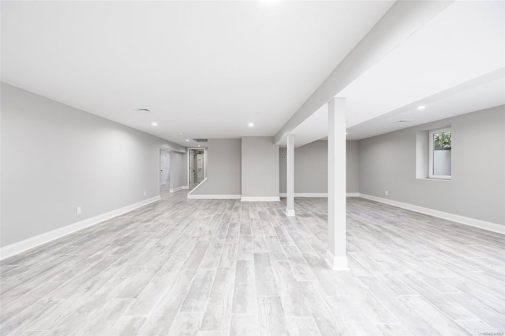 32 of 37 - 71 Ledgewood Drive, Smithtown, NY