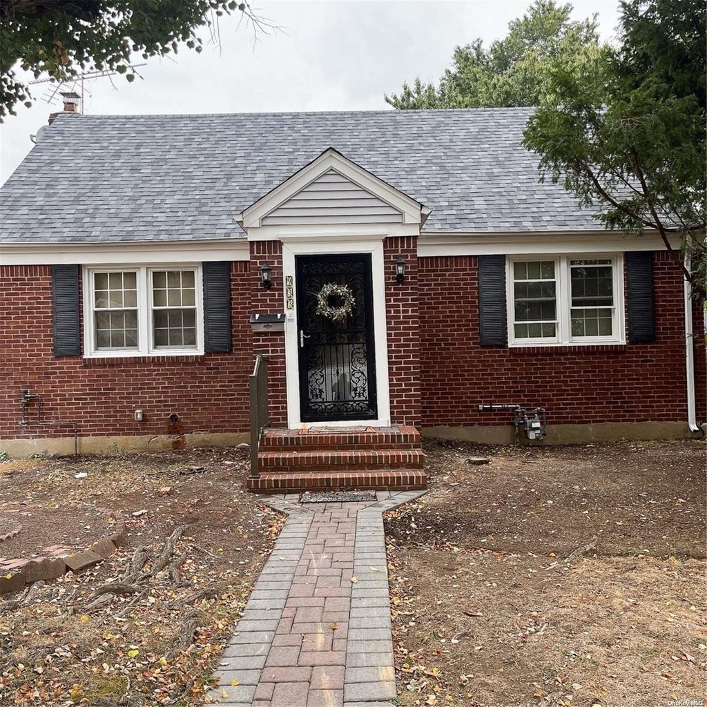 1 of 14 - 933 Surrey Drive, East Meadow, NY