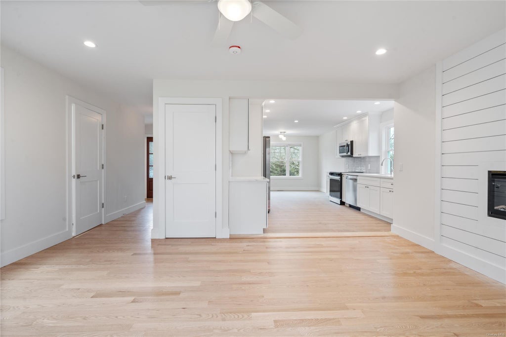 9 of 37 - 15 Woodhaven Drive, Sound Beach, NY