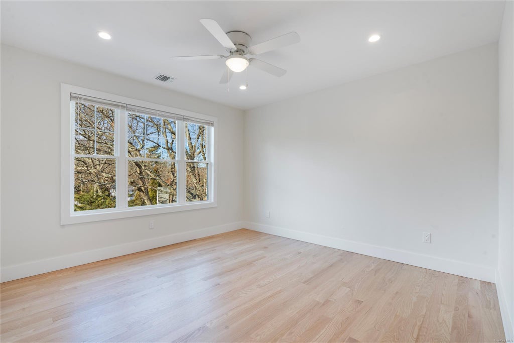 21 of 37 - 15 Woodhaven Drive, Sound Beach, NY