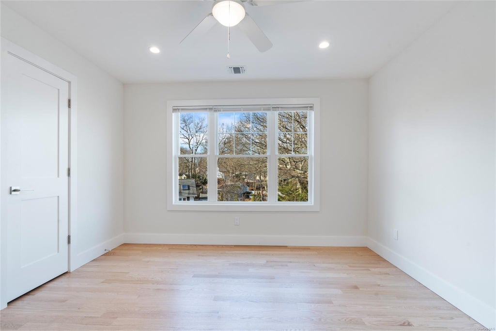 22 of 37 - 15 Woodhaven Drive, Sound Beach, NY