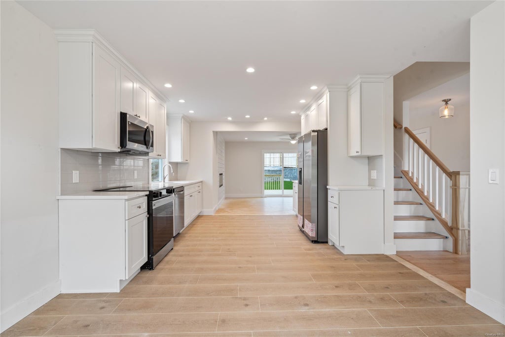 8 of 37 - 15 Woodhaven Drive, Sound Beach, NY