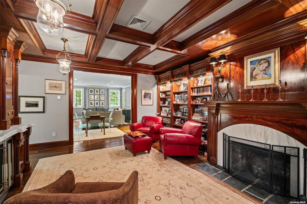 9 of 37 - 246 Southdown Road, Lloyd Harbor, NY