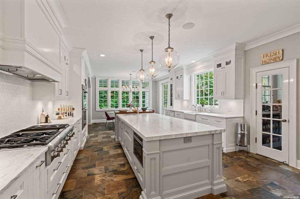 15 of 37 - 246 Southdown Road, Lloyd Harbor, NY