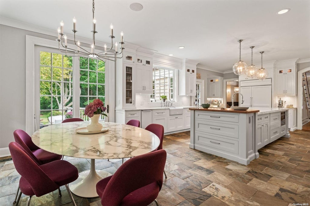 17 of 37 - 246 Southdown Road, Lloyd Harbor, NY