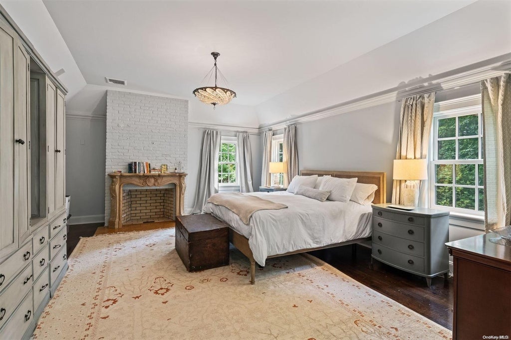 19 of 37 - 246 Southdown Road, Lloyd Harbor, NY