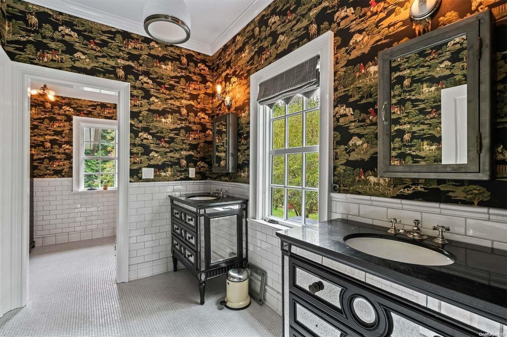 22 of 37 - 246 Southdown Road, Lloyd Harbor, NY
