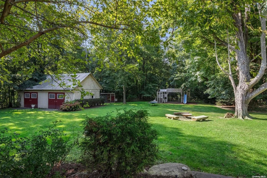 28 of 37 - 246 Southdown Road, Lloyd Harbor, NY