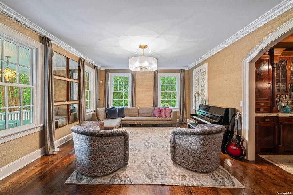 7 of 37 - 246 Southdown Road, Lloyd Harbor, NY