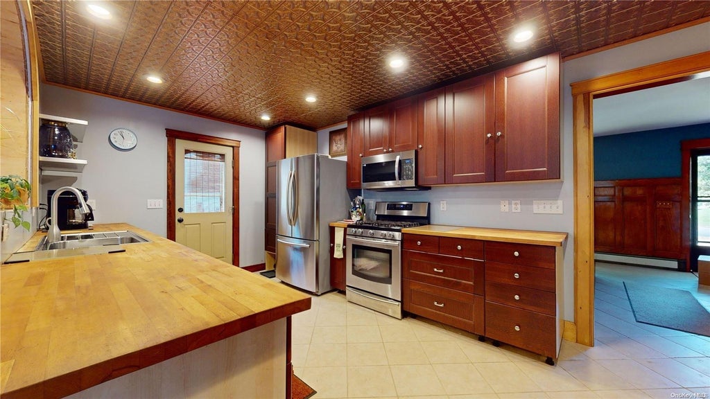 4 of 23 - 16 Heather Drive, Remsenburg, NY