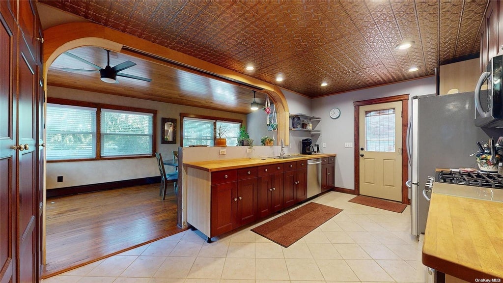 5 of 23 - 16 Heather Drive, Remsenburg, NY