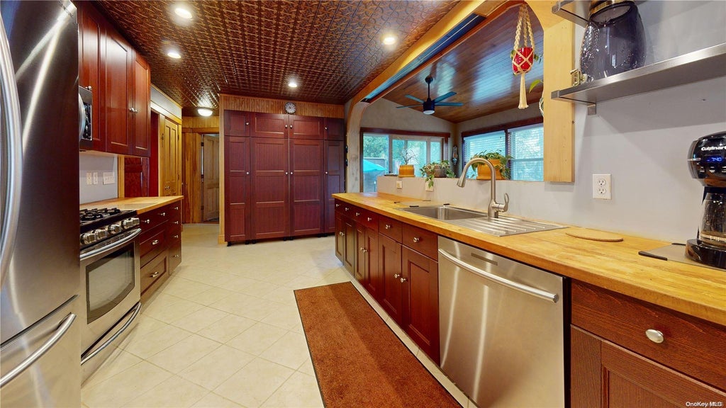 7 of 23 - 16 Heather Drive, Remsenburg, NY